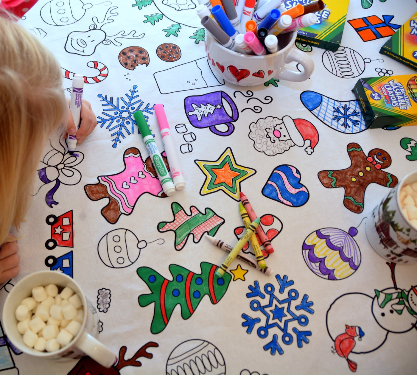 Holiday Tablecloth - Coloring - Family Fun – The Coloring Table
